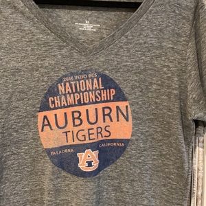 Ladies Auburn Tigers V neck t shirt XL